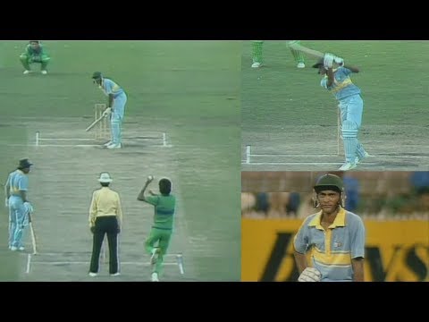 Young Azharuddin vs Mighty Pakistan Bowling | Azhar&#039;s Brave Match Winning 93 in a Tough Run Chase