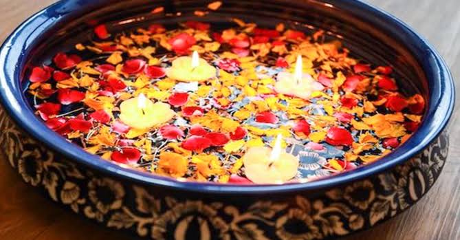 Best Diwali decor ideas for Home: Floating candles