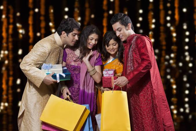 amazing ideas to make Diwali memorable Go for Diwali shopping