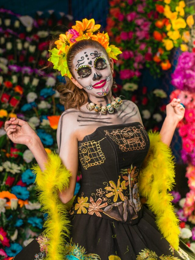 Womens Halloween Costume Goes Viral For Its Creative Use Of Face Masks